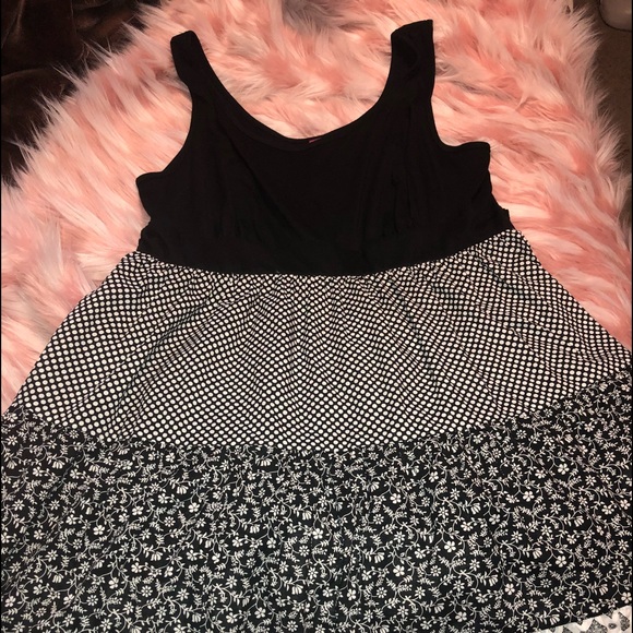 Dresses & Skirts - Cute dress